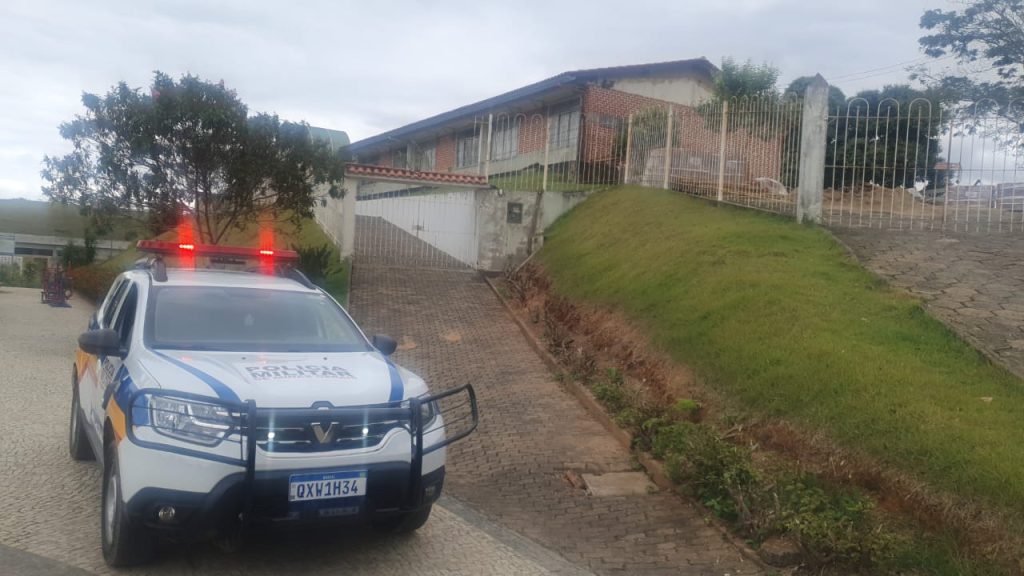 PM monitora escola em Santana de Cataguases após aviso de “massacre”