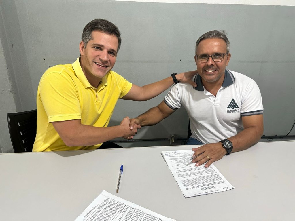 Prefeito José Henriques assina contrato para a reforma da “Ponte Nova”