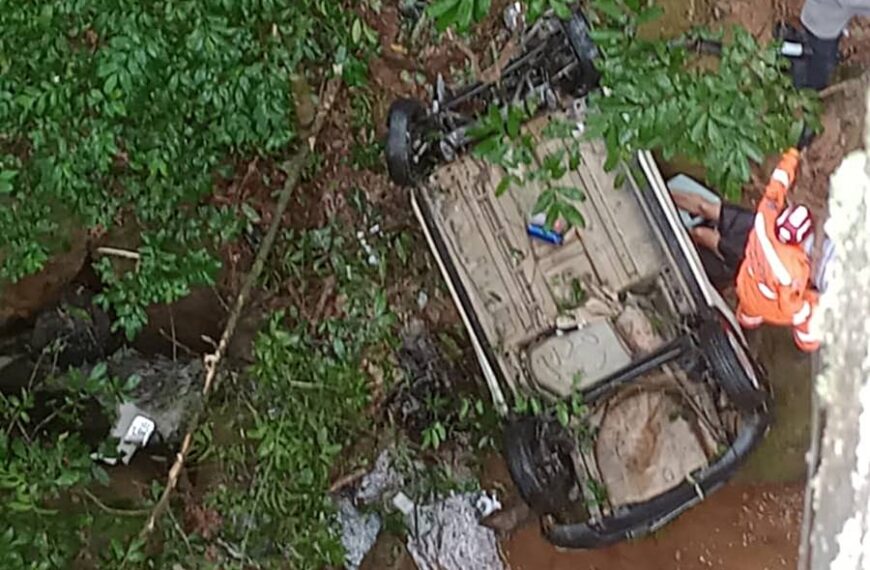 Carro cai de ponte e deixa condutora ferida na Serra de Argirita