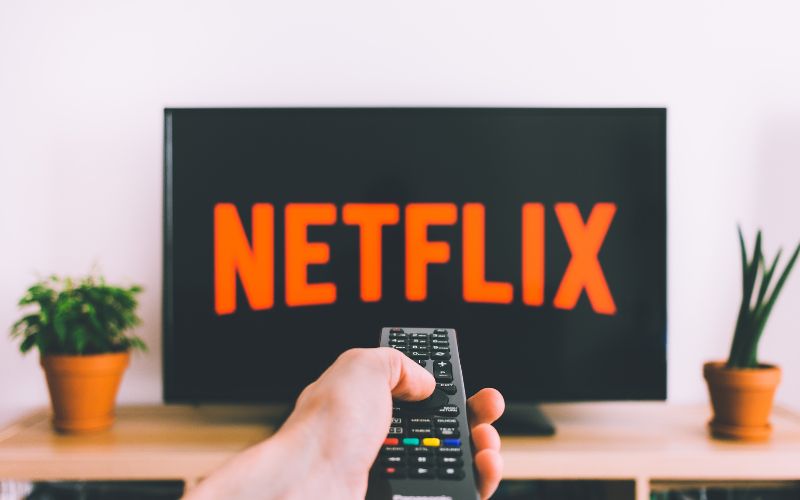 Netflix vai cobrar ponto extra de quem compartilhar senha