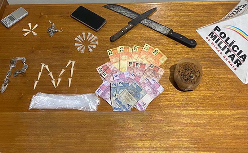 Polícia Militar prende quatro por tráfico de drogas em Miraí