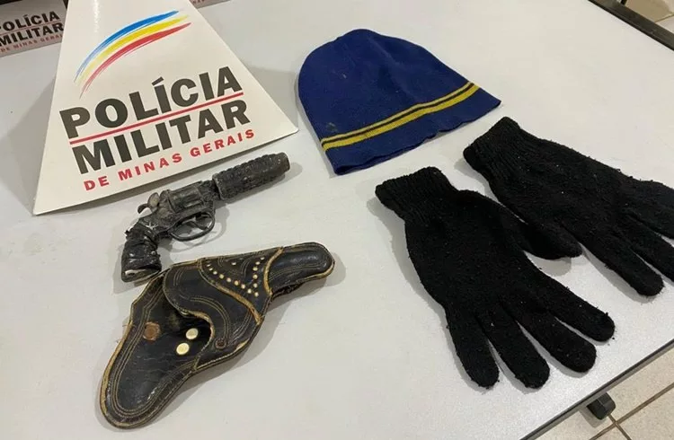 Jovem é preso com réplica de arma de fogo no Centro de Muriaé