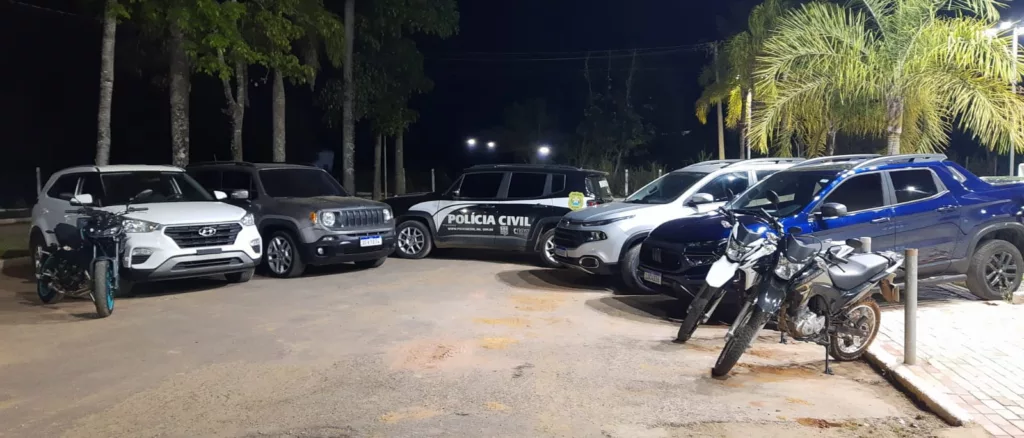Operação em Ubá prende dois homens e apreende sete veículos