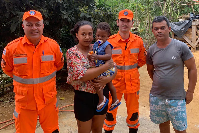 Polícia Militar e Bombeiros ajudam a salvar criança engasgada