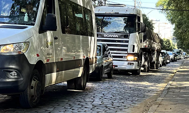 CRLV 2023 será exigido para veículos com finais de placa 1, 2 e 3