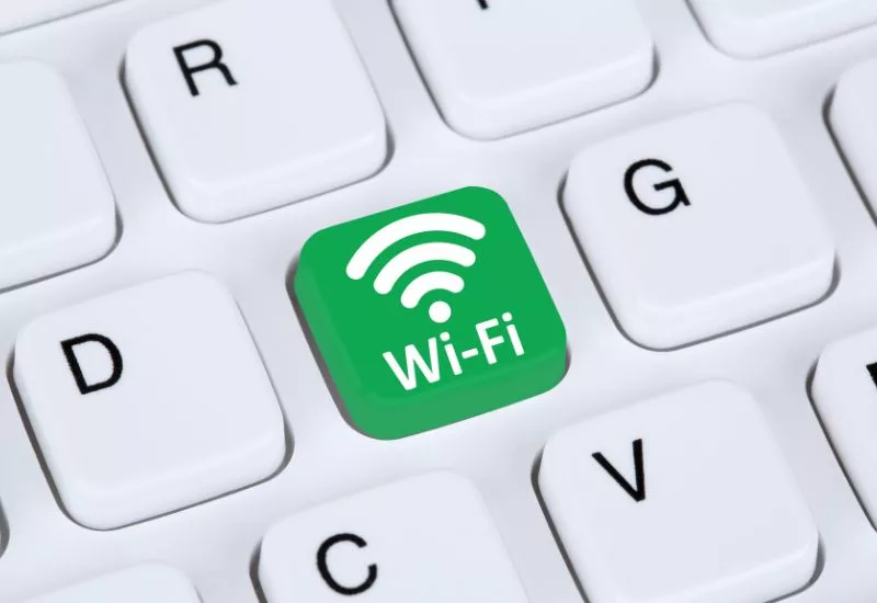 Governo de Minas anuncia programa “Wi-fi nas Escolas”