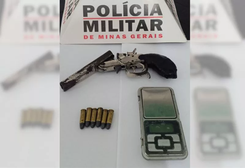 Denúncias levam PM a prender homem por porte de arma de fogo