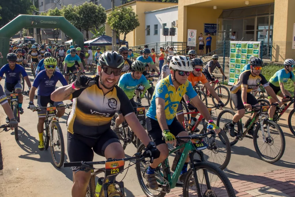 Projeto Amigos do Bem realiza corrida e passeio ciclístico