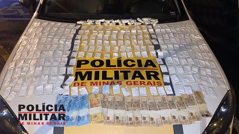 PMRv apreende em Muriaé 732 papelotes de cocaína