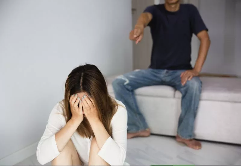 Homem pratica violência doméstica e foge em Dona Euzébia