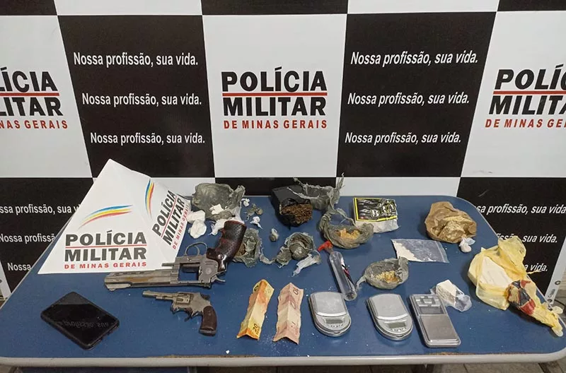 PM prende suspeito de tráfico de drogas no Bairro Primavera