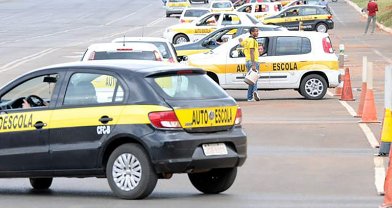 Candidatos a motoristas ganham mais prazo para tirar a CNH