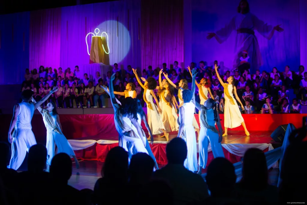 Centro Cultural Sicoob Coopemata realiza a Cantata de Natal 2023