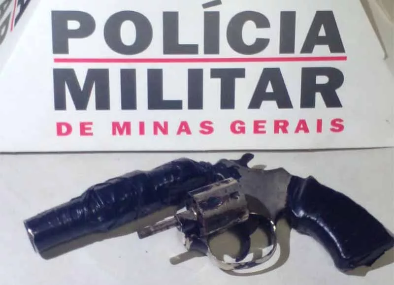 Dois são presos e arma é apreendida em fiscalização da PM