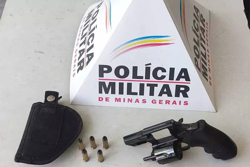 Homem é preso com arma de fogo durante discussão na rodoviária