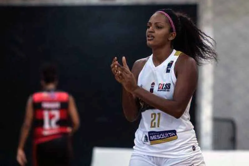 Pivô cataguasense, Lorena Silva, vai jogar no Ituano Basquete