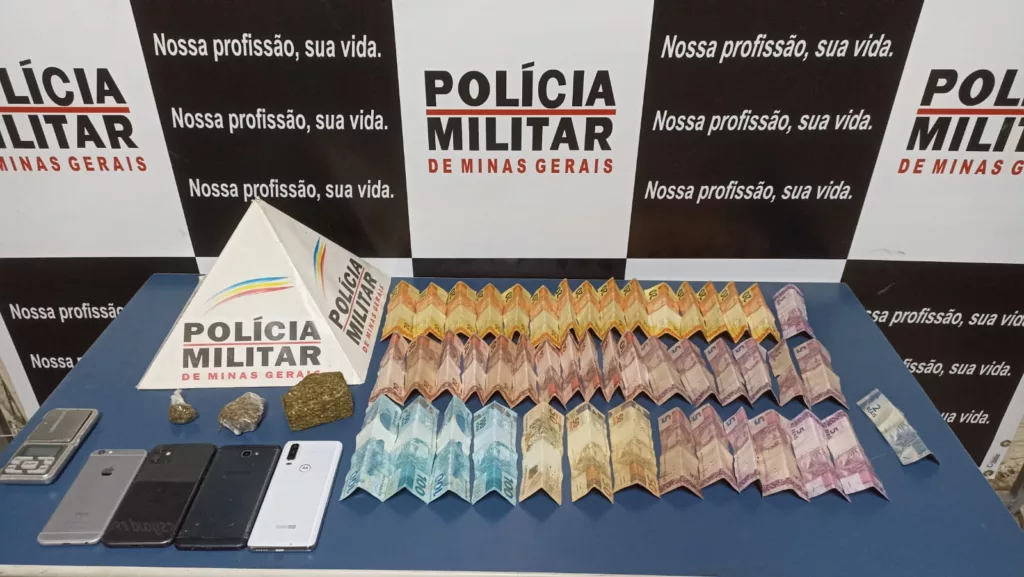 Jovem é preso em casa logo após vender drogas