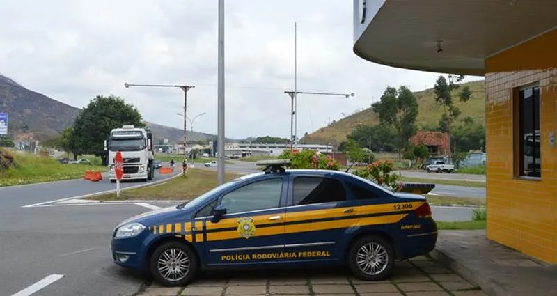 PRF-Leopoldina flagra 150 veículos acima da velocidade no Carnaval