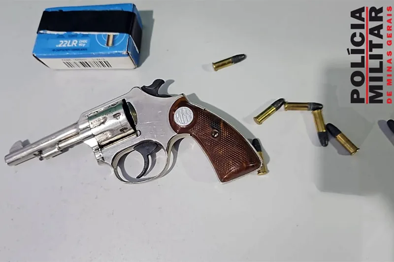 Motorista é preso por porte ilegal de arma de fogo