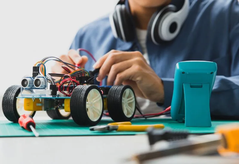 Oficina de Robótica ainda tem 171 vagas para alunos da rede pública