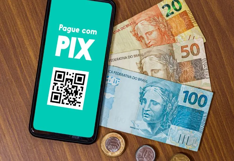 Quem paga a conta de luz com PIX pode ganhar vale-compras de R$ 100