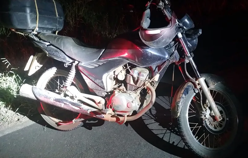 Motociclista fica em estado grave após atingir cavalo em Goianá