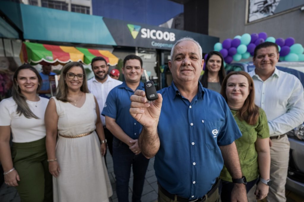Promoção Sicoobcard dá uma Hilux 0km a cooperado do Sicoob Coopemata