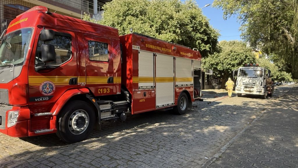 Homem foge após incendiar casa durante desentendimento familiar