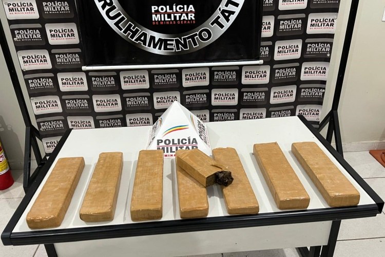 Polícia Militar prende homem com 15 kg de maconha, em Muriaé