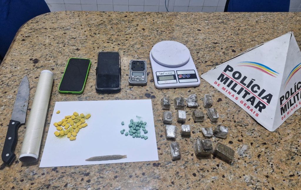 Jovem de 19 anos é preso pela PM por tráfico de drogas