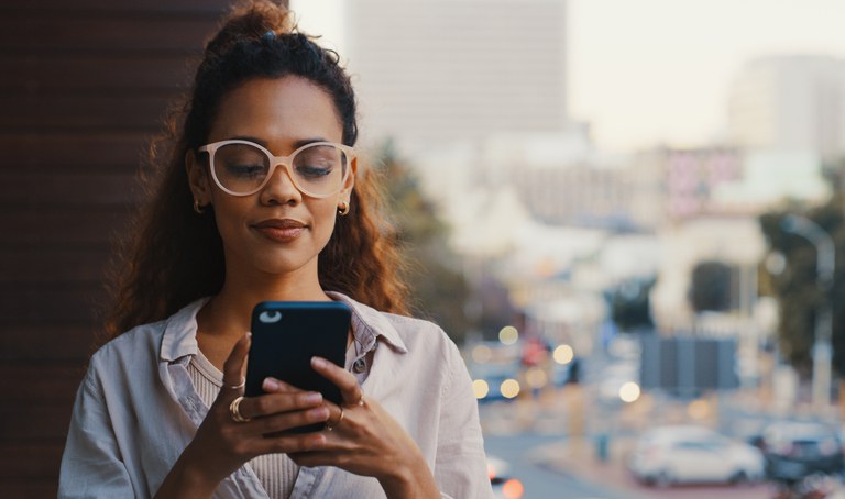 Anatel recebe reclamações sobre telefonia celular pelo WhatsApp
