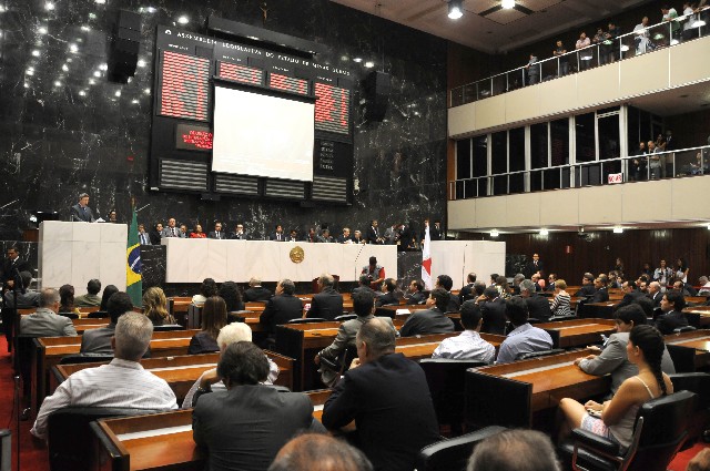 A nova Mesa da ALMG e quatro parlamentares foram e