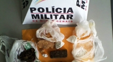 A droga foi encontrada embaixo do colchão