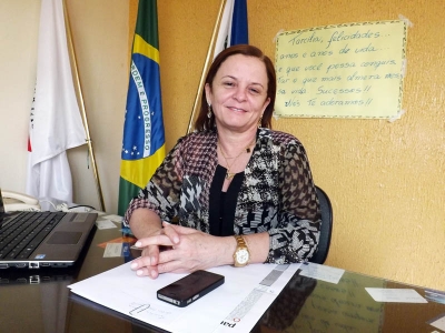 Tarc&iacute;lia, prefeita de Itamarati de Minas: superando dificuldades