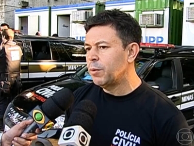 O delegado de Cataguases, Gutemberg de Souza Filho, durante entrevista &agrave; imprensa carioca