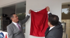 Sérgio Diniz e Márcio Facchini descerram a placa inaugural da Casa do Advogado