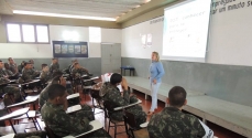 Os Atiradores do Tiro de Guerra durante a palestra de Tairises