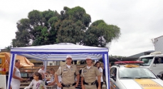 Policiais Rodoviários Estaduais, durante a operação educativa da Semana Nacional do Trânsito, na MGC-120