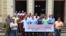 Taxistas vão ao Paço agradecer apoio do prefeito Cesinha