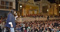 Benito di Paula cantou por mais de duas horas para uma multidão de fãs