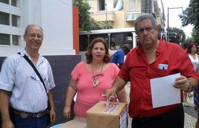 O prefeito Cesinha Samor durante vota&ccedil;&atilde;o no plebiscito