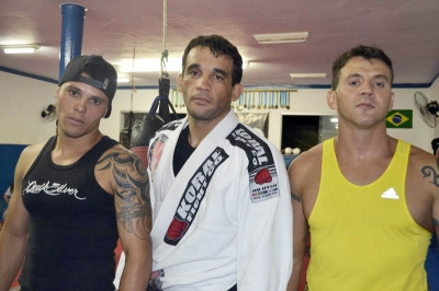 Americano, Cristiano e Marquinho, durante treinamento para o I Kta Fight