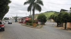 Na parte de cima, trecho da avenida eudaldo lessa que será interditado. Na parte de baixo, rua antero ribeiro que funcionará como mão dupla durante o período da obra 