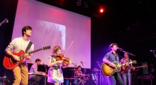  A banda tocou músicas de diversos álbuns de sua trajetória