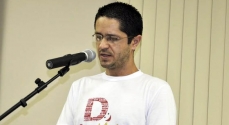 Professor Altamiro durante a apresentação do projeto aos vereadores.