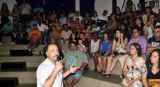 César Piva na abertura da sessão de estreia dos videoclipes