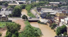 O nível do ribeirão Meia Pataca já está acima de sua calha normal