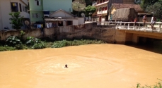 O nível do ribeirão estava bem acima do seu nível normal