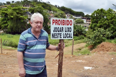 O vereador Luiz Carlos Russo est&aacute; empenhado na limpeza do bairro