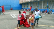 papai Noel também participou das comemorações natalinas, para alegria dos apenados e seus familiares